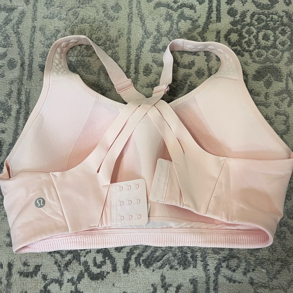 Lululemon women’s sport bra in milk shake pink color